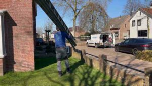 Schoorsteen onderhoud Sint-Oedenrode ladder bus